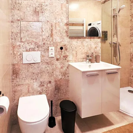 Restful Moments With 2x Bathroom And 2x Bedroom With King Beds, Parking And Workspace 아파트